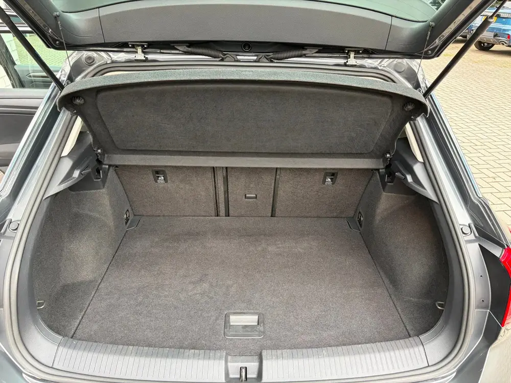 Volkswagen T-ROC 1.5 TSI Style / Carplay / Camera / Trekhaak uit 2019, foto 7