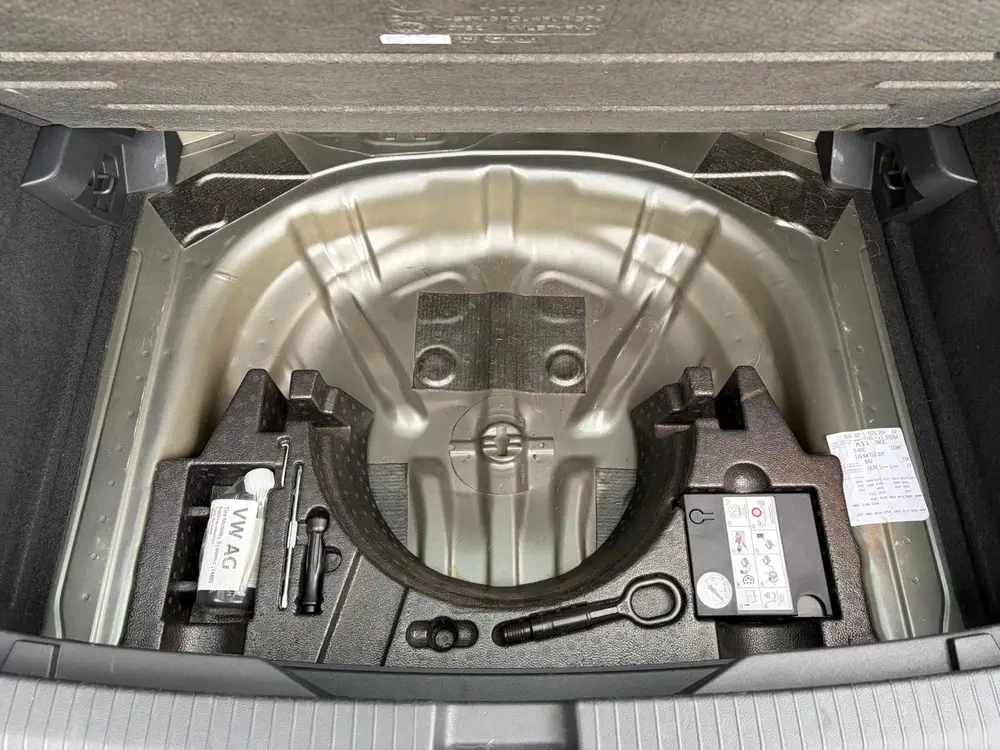 Volkswagen T-ROC 1.5 TSI Style / Carplay / Camera / Trekhaak uit 2019, foto 9