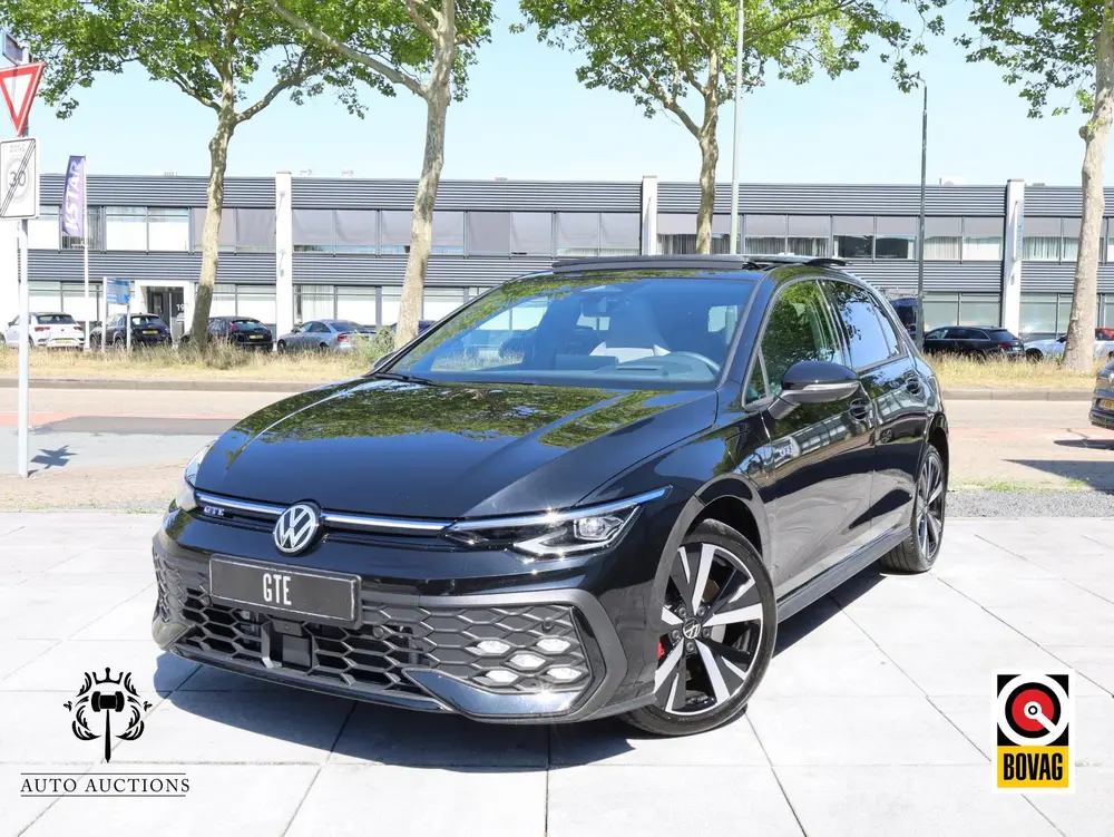 Volkswagen Golf GTE 1.5 eHybrid 272PK | Panodak | Leer | 360 uit 2026
