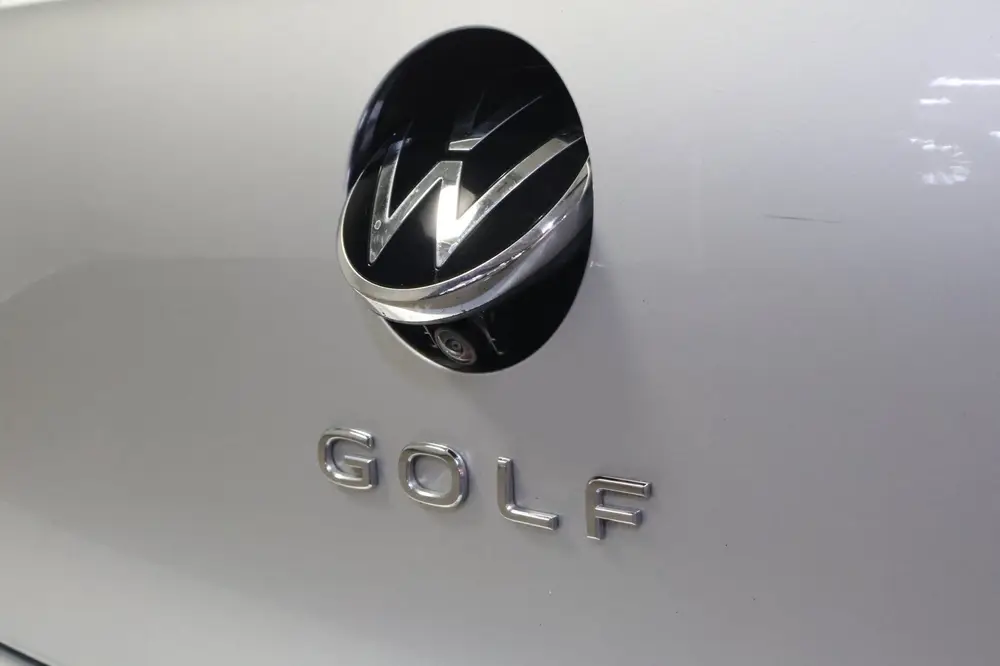 Volkswagen Golf 1.5 eTSI R-Line uit 2021, foto 10