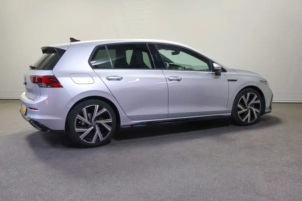 Volkswagen Golf 1.5 eTSI R-Line uit 2021, foto 11