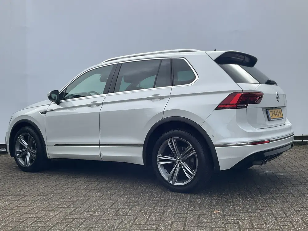 Volkswagen Tiguan 1.5 TSI R-Line Business Pano Carplay Massa uit 2019, foto 2