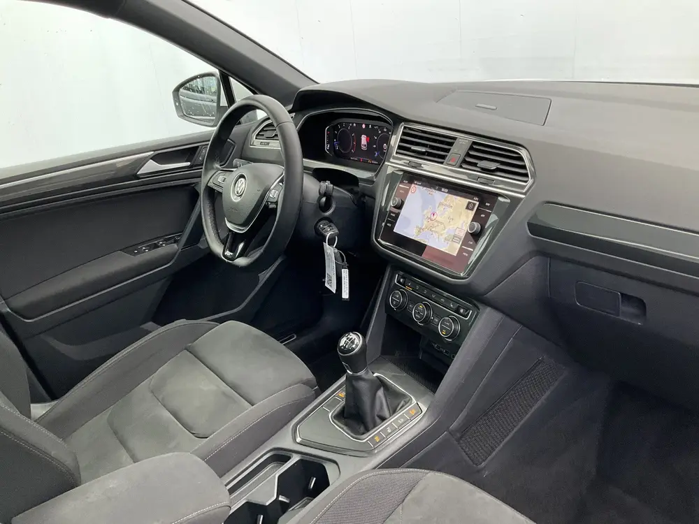Volkswagen Tiguan 1.5 TSI R-Line Business Pano Carplay Massa uit 2019, foto 3