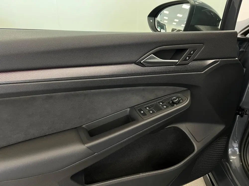 Volkswagen Golf Variant 1.5 TSI 150PK / R-LINE / 8.5 EDITION uit 2025, foto 8