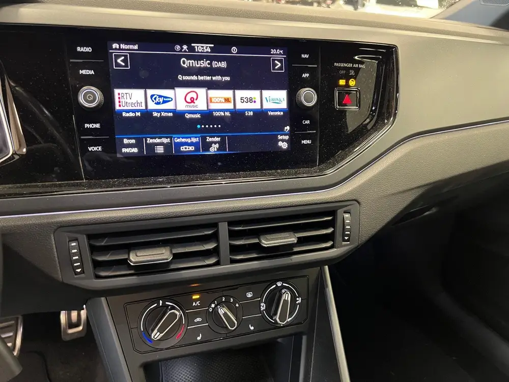 Volkswagen Taigo 1.0 TSI R-LINE - AUTOMAAT - Business / Stoe uit 2022, foto 17