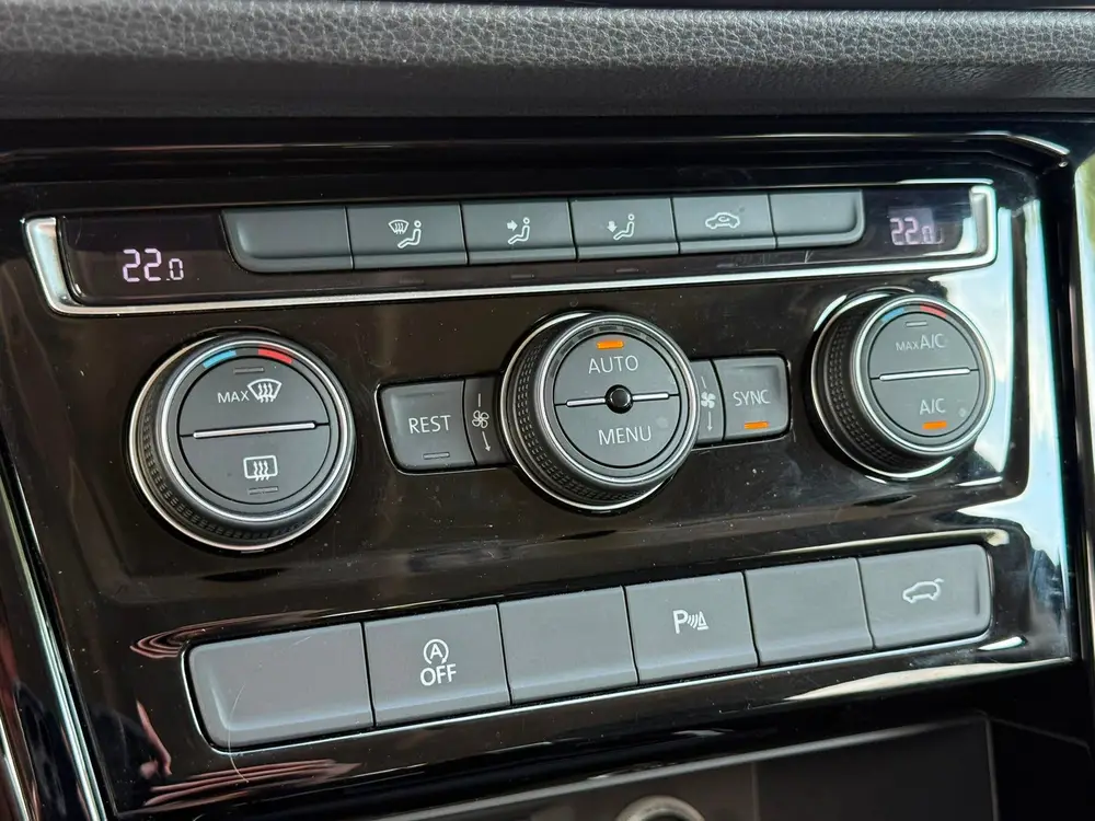 Volkswagen Touran 1.5 TSI DSG Highline | Navigatie | 7 P uit 2021, foto 17