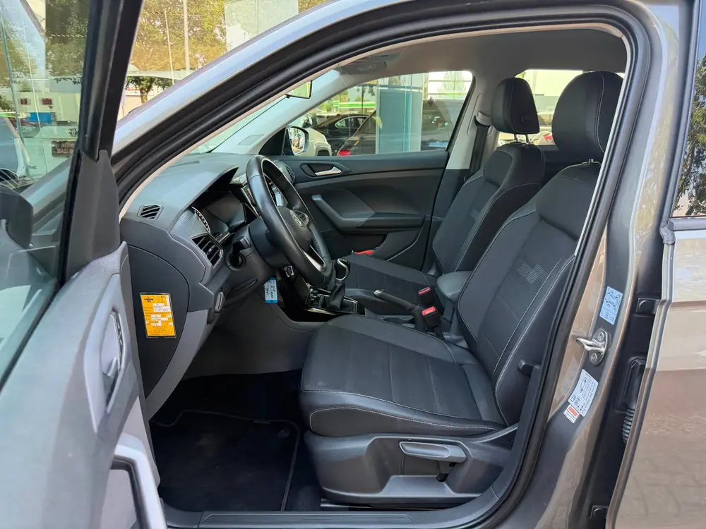 Volkswagen T-Cross 1.0 TSI Life, Navi, Aplle carplay, Cruise uit 2019, foto 6