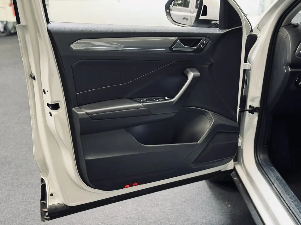 Volkswagen T-Roc 1.5 TSI DSG Style | Massage | IQ | Beats | uit 2022, foto 10