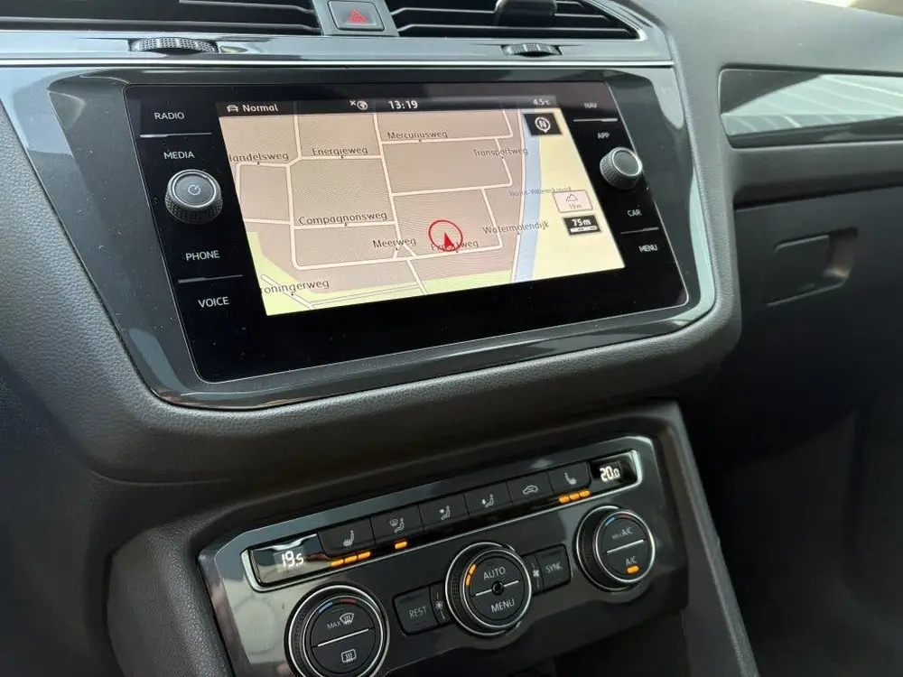 Volkswagen Tiguan Allspace 1.5 TSI AUT R-LINE 7PERS. PANODAK uit 2020, foto 15
