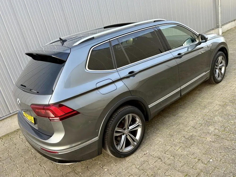Volkswagen Tiguan Allspace 1.5 TSI AUT R-LINE 7PERS. PANODAK uit 2020, foto 6