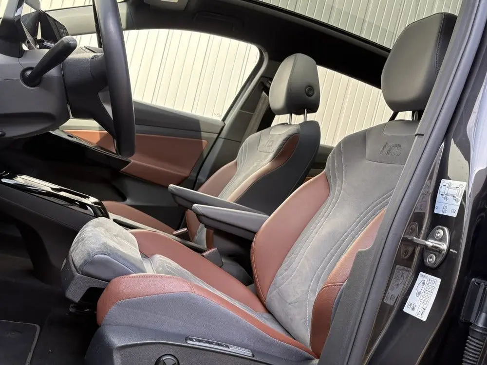 Volkswagen ID.4 FIRST MAX 77 kWh 204PK SOH95% / PANO / TREKH uit 2021, foto 14