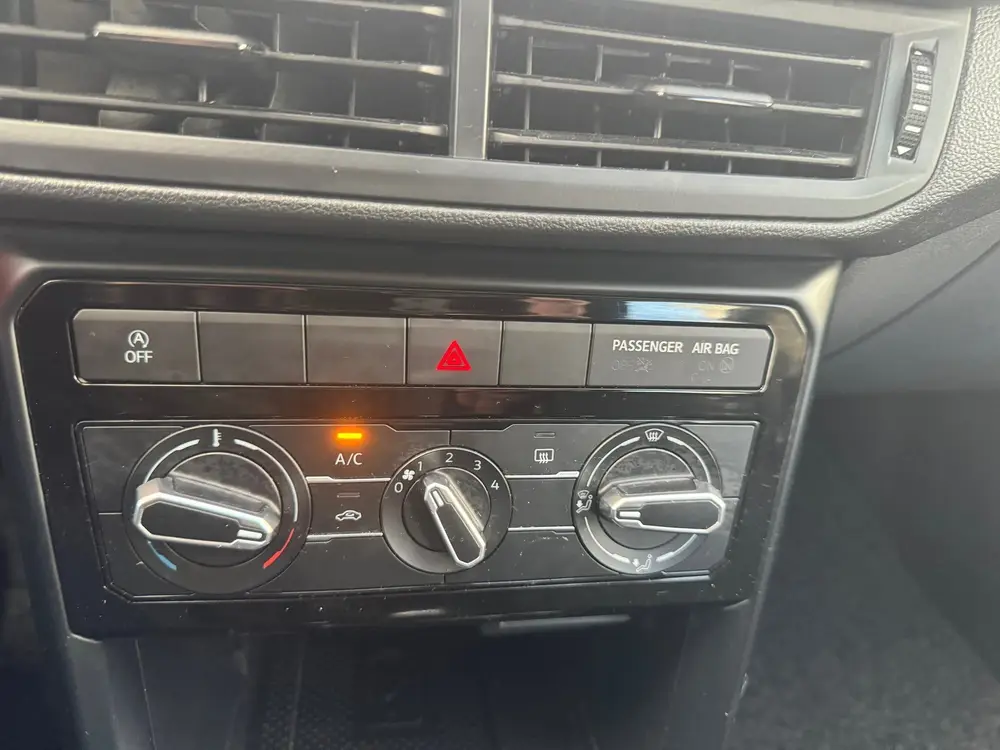 Volkswagen T-Cross 1.0 TSI Life , Airco , Navigatie uit 2020, foto 17