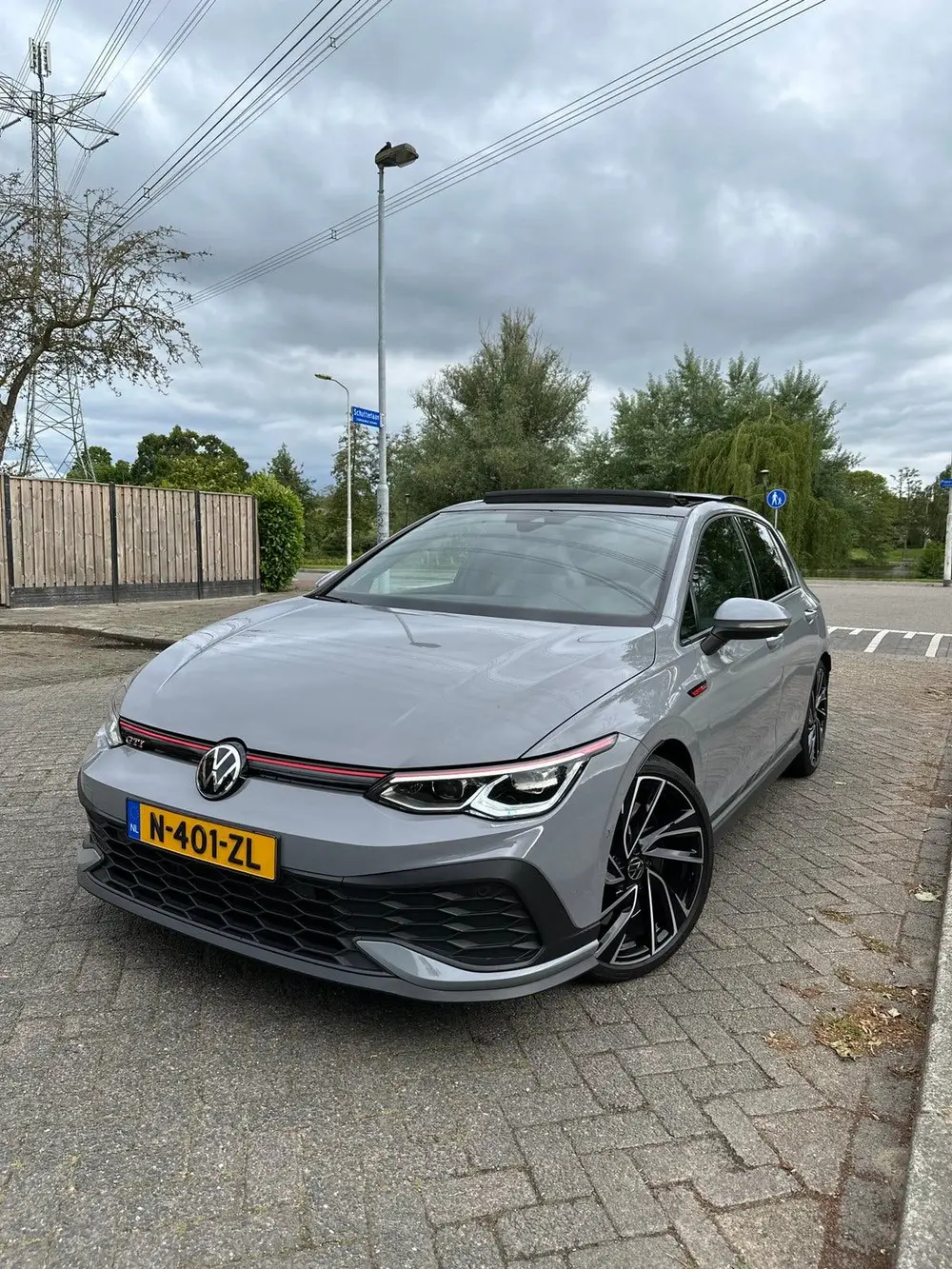 Volkswagen Golf GTI Clubsport | 2021 | 300pk | Moonstonegrey uit 2021, foto 2