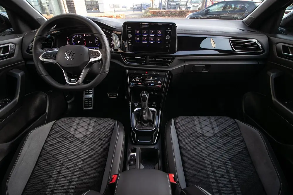 Volkswagen T-Roc 1.5 TSI R-Line Edition | Adapt cruise | Pan uit 2025, foto 17