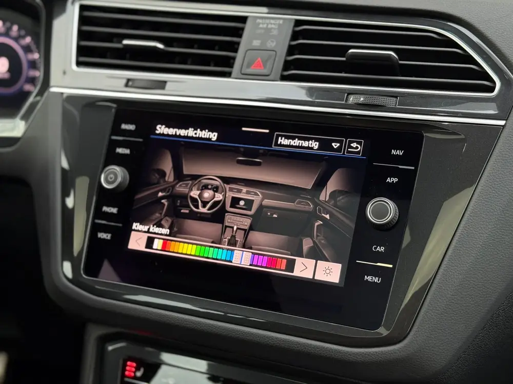 Volkswagen Tiguan R-Line eHybride / DSG / PANO / HUD / VOL uit 2021, foto 17