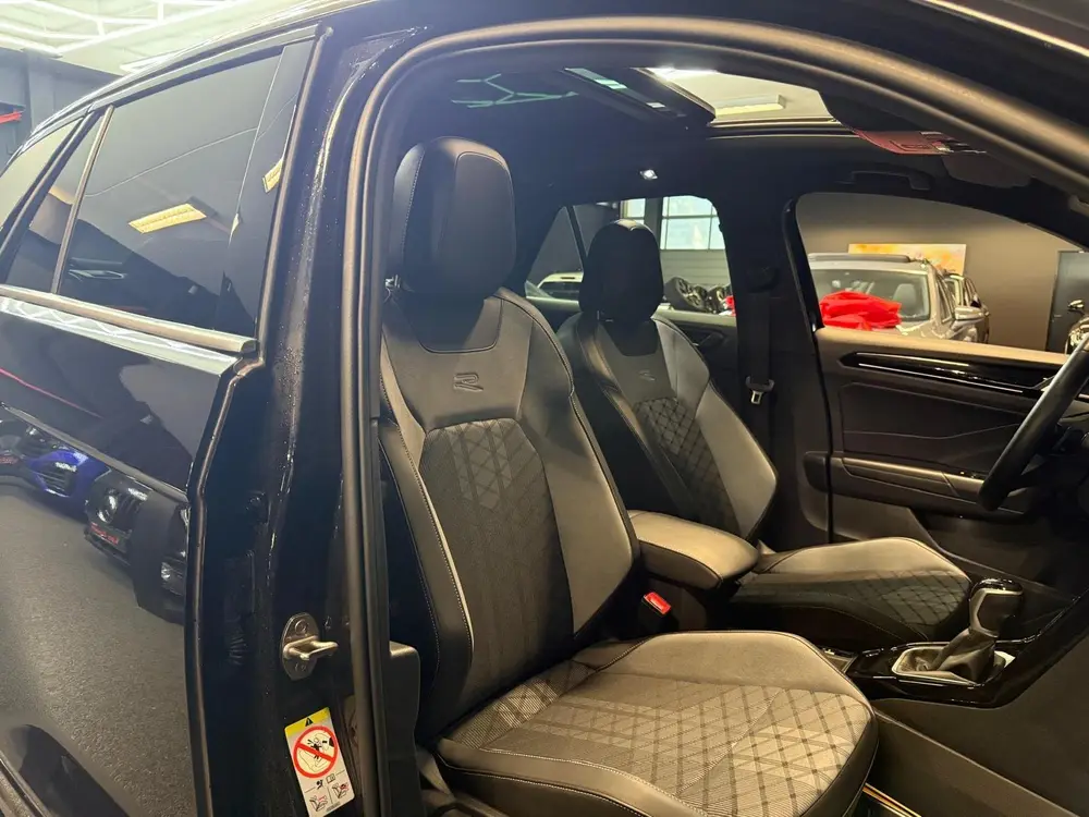 Volkswagen T-Roc 1.5 TSI 3X R-Line|PANO|LANEASSIST|CAMERA|CA uit 2024, foto 15