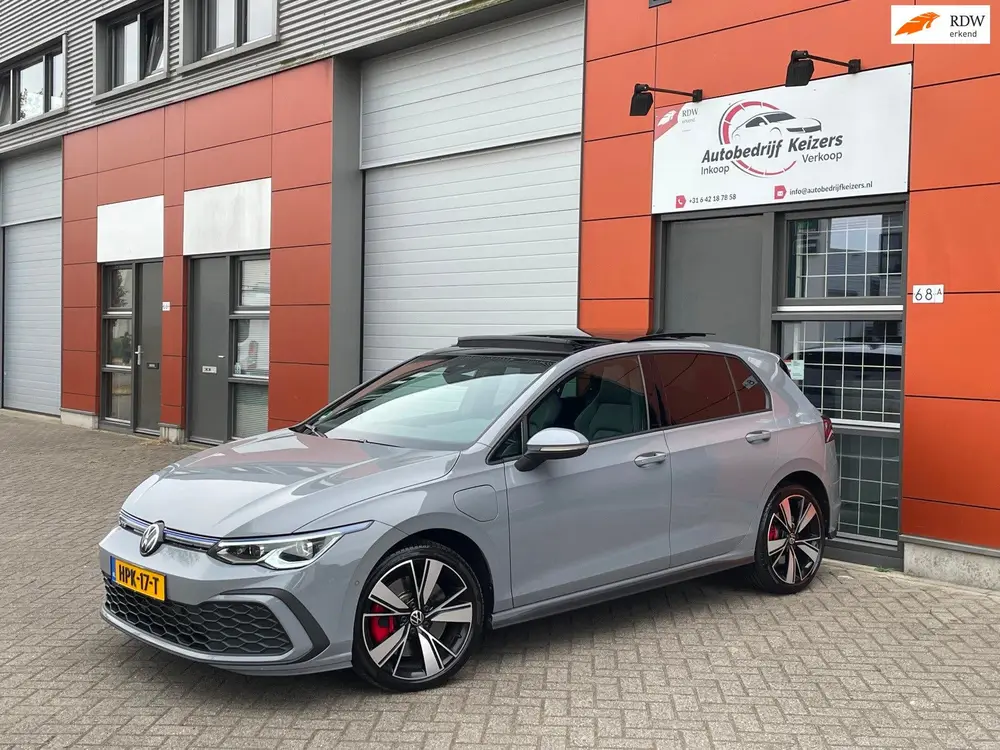 Volkswagen Golf 1.4 eHybrid GTE|PANO|KEYLES|CAMERA|SFEER|CAR uit 2022