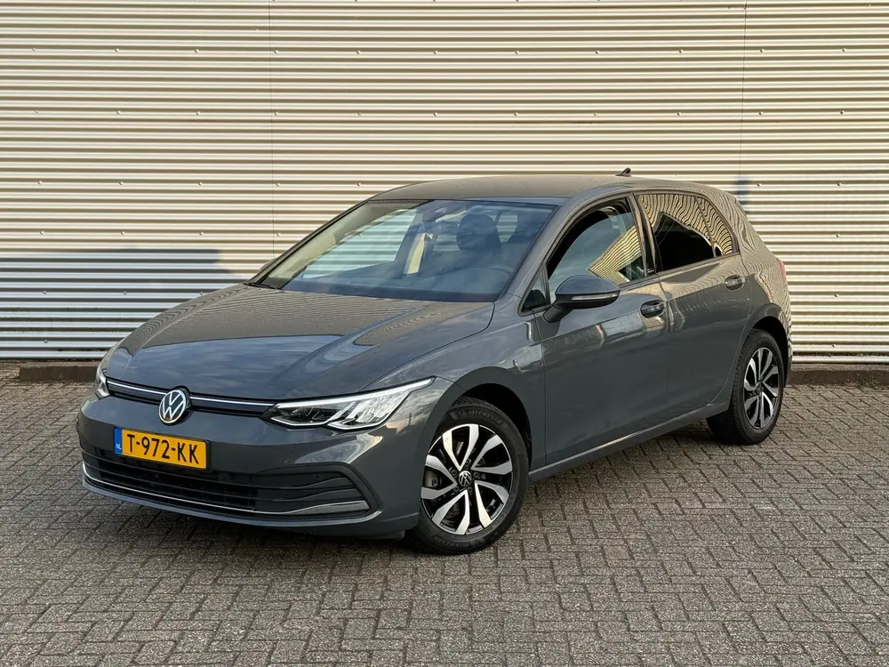 Volkswagen Golf 2.0 TDI Life Business / APK / SFEER VERLICHT uit 2021, foto 2
