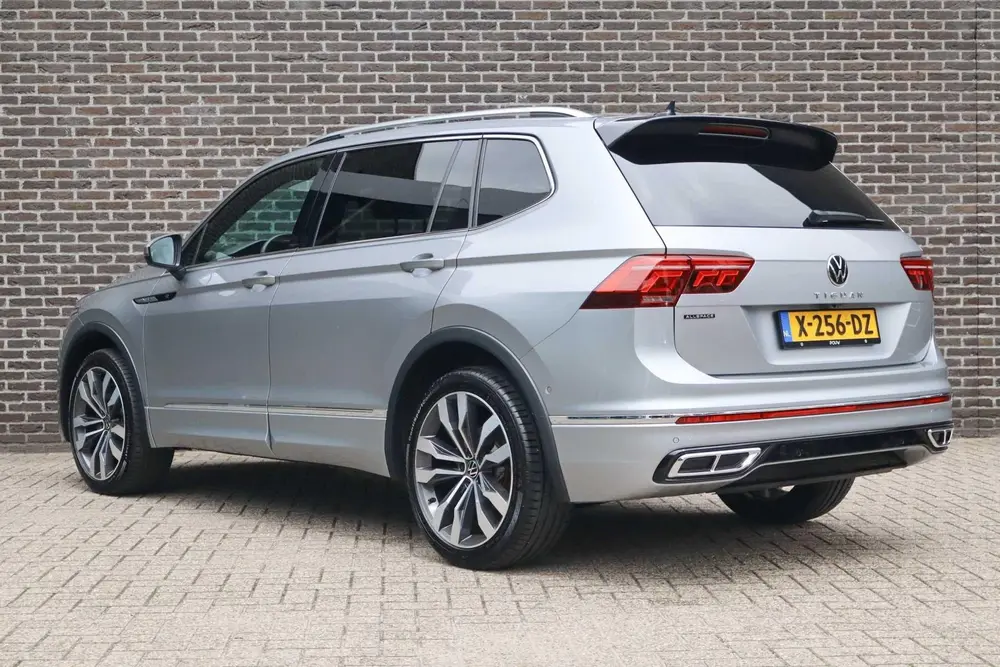 Volkswagen Tiguan Allspace 1.5 TSI 150pk DSG R-Line Business uit 2023, foto 13