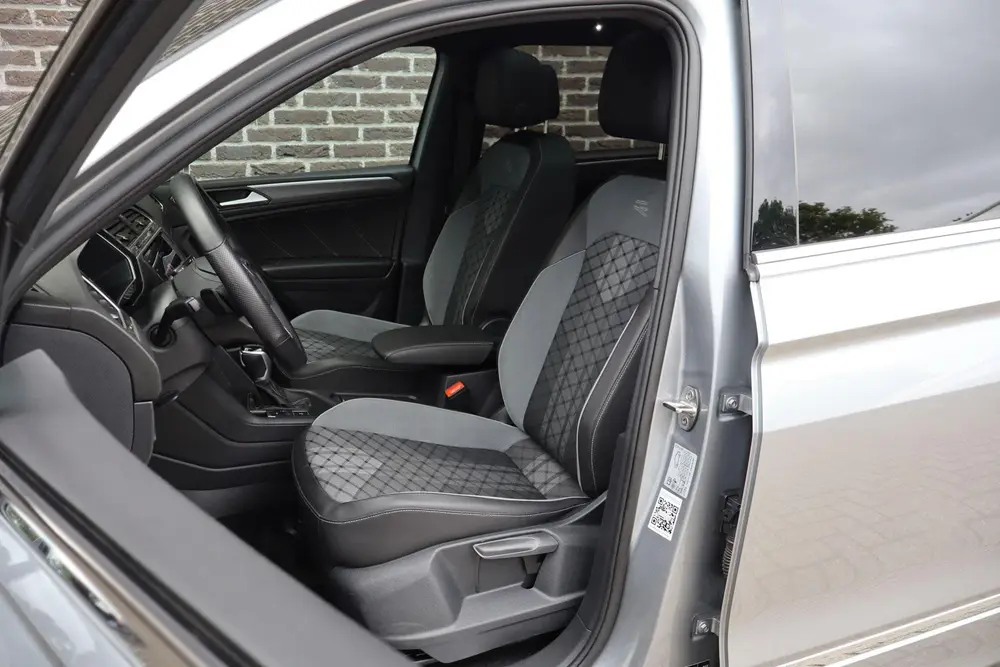 Volkswagen Tiguan Allspace 1.5 TSI 150pk DSG R-Line Business uit 2023, foto 4