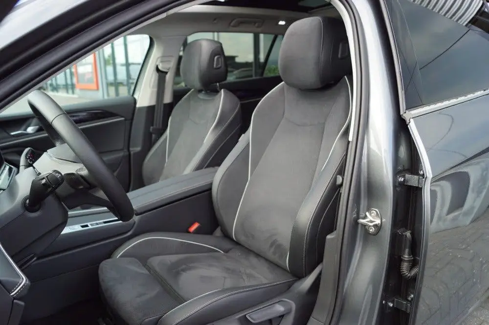 Volkswagen Passat Variant 1.5 eTSI DSG Business 150pk / Pano uit 2024, foto 3