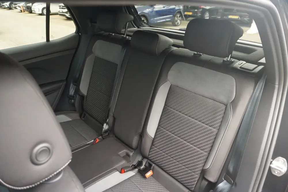 Volkswagen T-Cross 1.0 TSI 110pk DSG R-Line | Navigatie | Ac uit 2023, foto 6