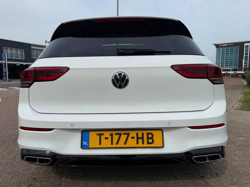 Volkswagen Golf 1.5 eTSI R-Line Business uit 2023, foto 12