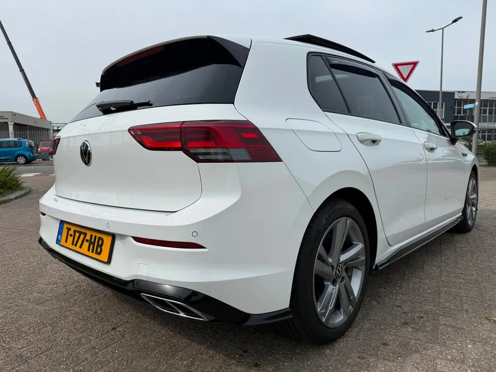 Volkswagen Golf 1.5 eTSI R-Line Business uit 2023, foto 4