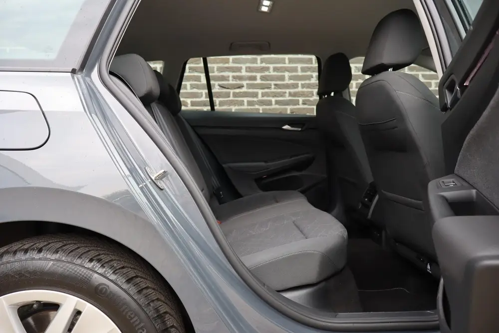 Volkswagen Golf Variant 1.0 TSI 110pk Life | Achteruitrijcam uit 2023, foto 16