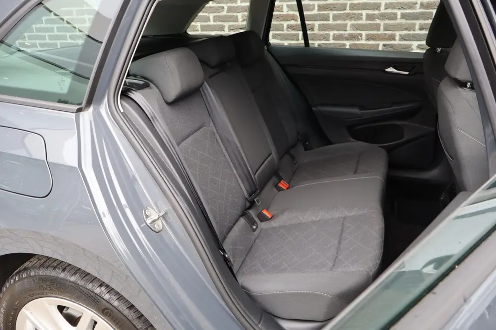 Volkswagen Golf Variant 1.0 TSI 110pk Life | Achteruitrijcam uit 2023, foto 17