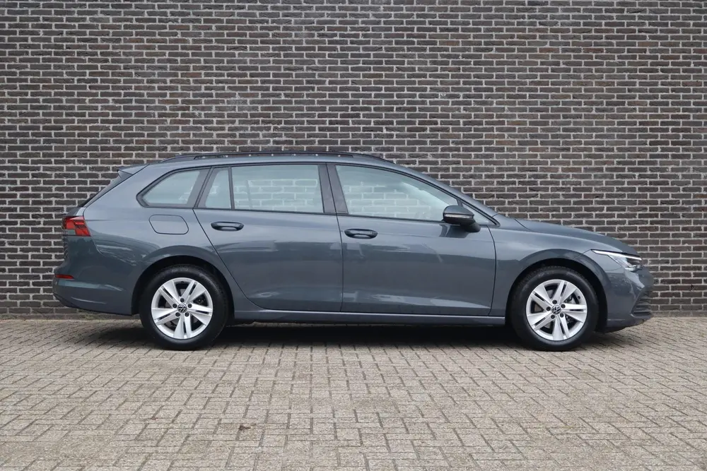 Volkswagen Golf Variant 1.0 TSI 110pk Life | Achteruitrijcam uit 2023, foto 3