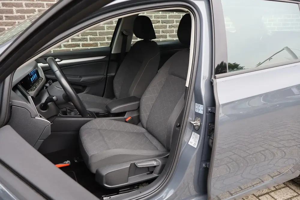 Volkswagen Golf Variant 1.0 TSI 110pk Life | Achteruitrijcam uit 2023, foto 4