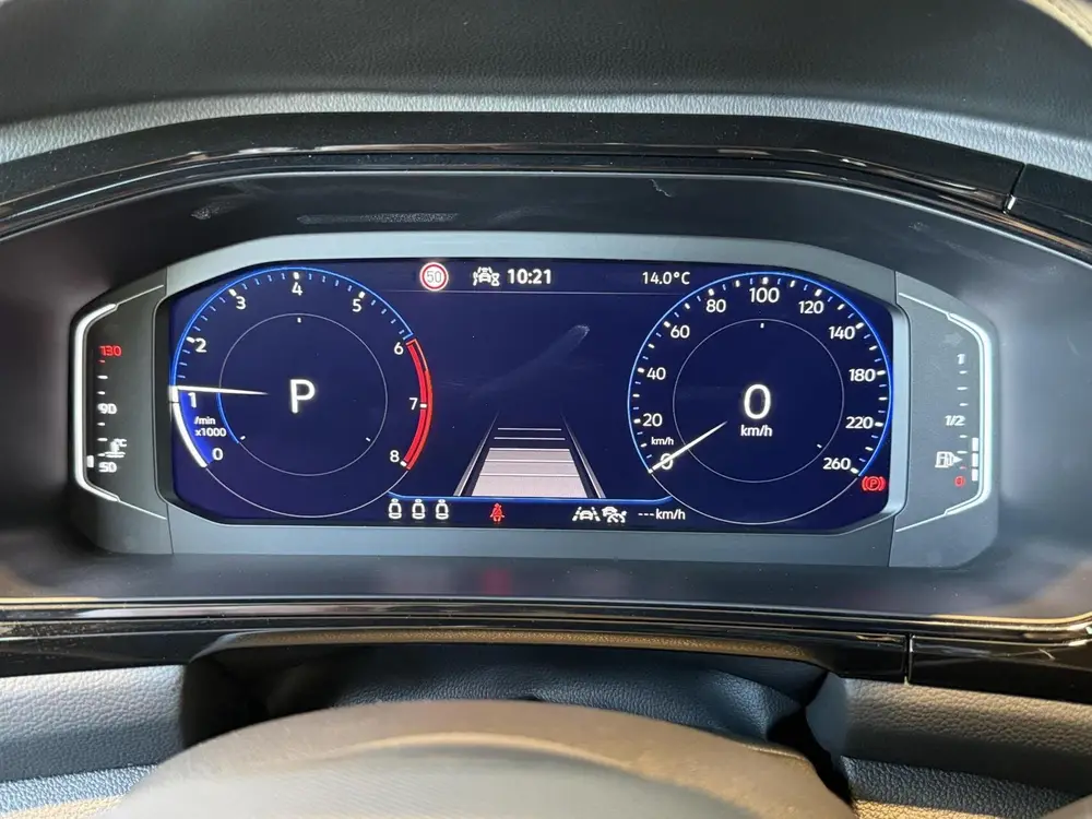 Volkswagen T-Roc 1.5 TSI Style automaat in nieuwstaat uit 2024, foto 11