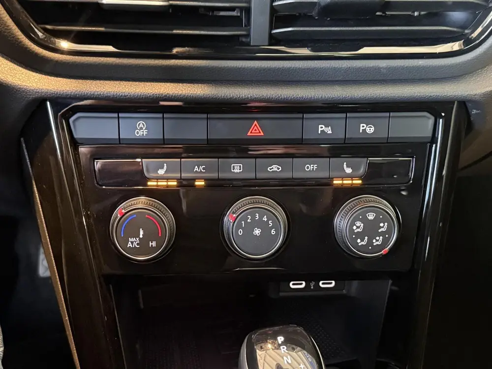 Volkswagen T-Roc 1.5 TSI Style automaat in nieuwstaat uit 2024, foto 13
