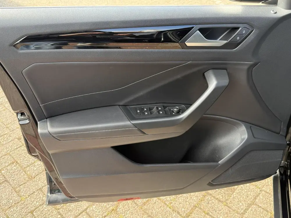 Volkswagen T-Roc 1.5 TSI Style automaat in nieuwstaat uit 2024, foto 19
