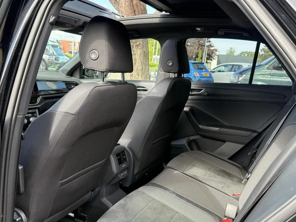 Volkswagen T-Roc 1.5 TSI Style automaat in nieuwstaat uit 2024, foto 6