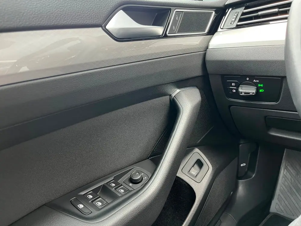 Volkswagen Passat Variant 1.5 TSI Business Edition NLAuto/Vi uit 2022, foto 16