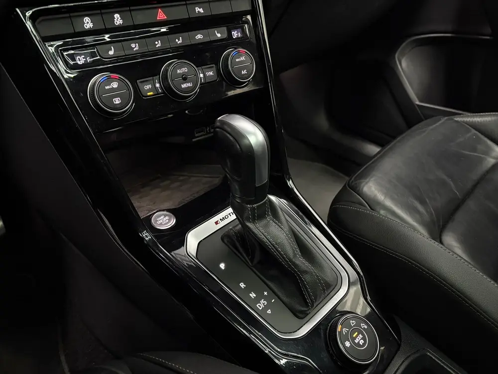Volkswagen T-Roc 2.0 TSI 4Motion R uit 2020, foto 15