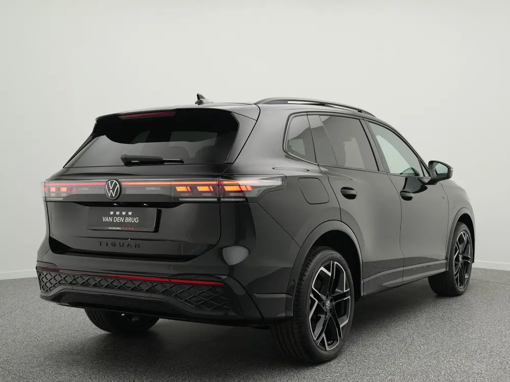 Volkswagen Tiguan 1.5 eHybrid 272PK R-Line Edition | Panoram uit 2025, foto 2