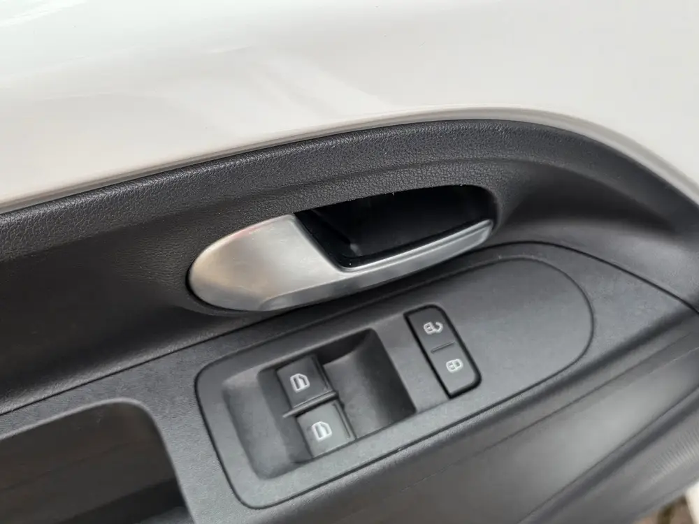 Volkswagen Up 1.0 | Climate Control | Achteruitrijcamera | B uit 2021, foto 10
