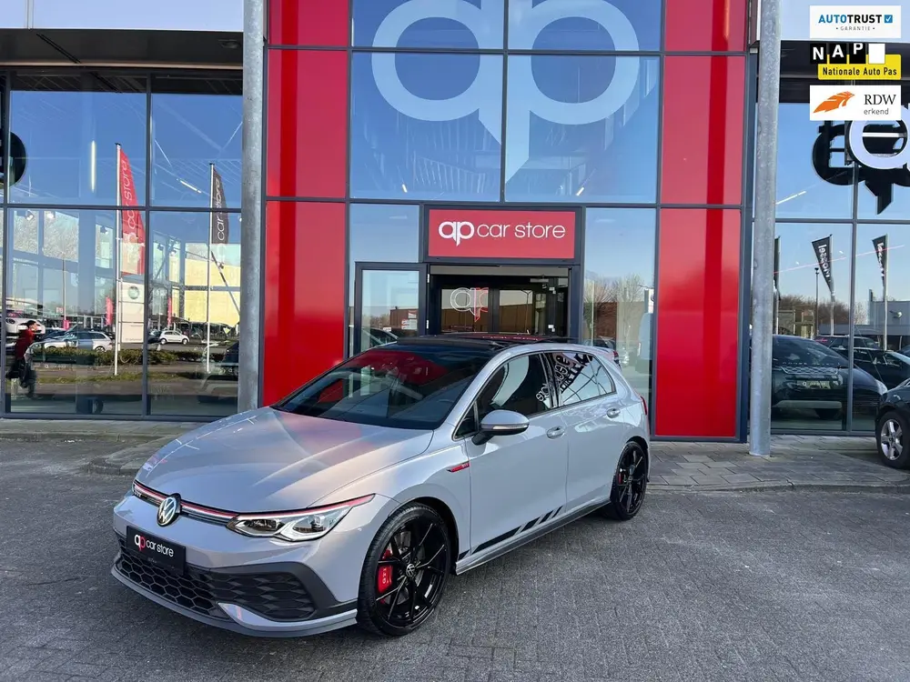 Volkswagen Golf 2.0 TSI GTI Clubsport Panorama Carplay LED uit 2023