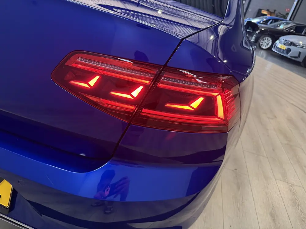 Volkswagen Passat 1.5 TSI Elegance Business R Airco ECC | R uit 2020, foto 10