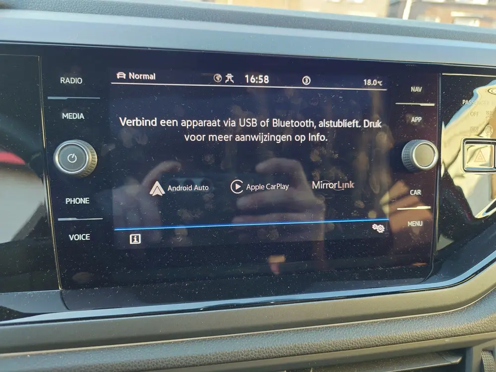 Volkswagen Taigo 1.0 TSI R-Line, 1e eigenaar, Panodak, Carpl uit 2022, foto 17
