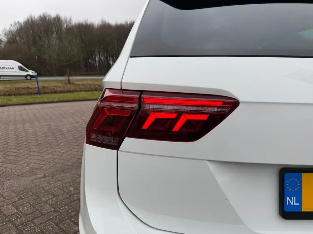 Volkswagen Tiguan 1.5 TSI R-Line BOVAG GARANTIE CARPLAY/NAVI uit 2021, foto 14
