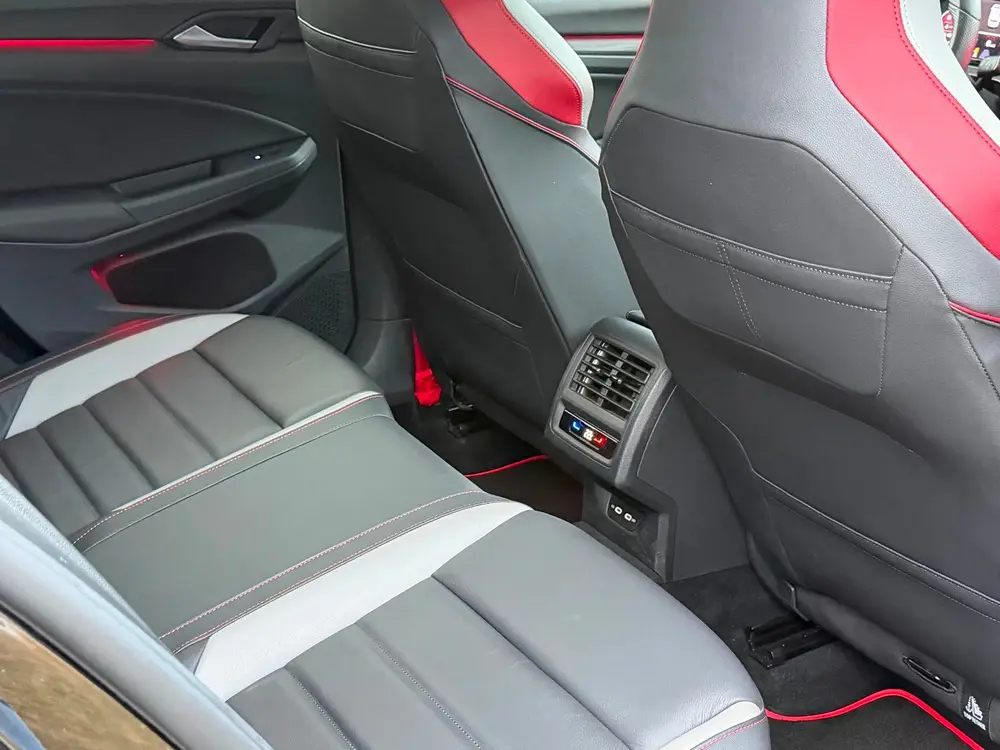 Volkswagen Golf 2.0 TSI GTI|Pano|300 pk uit 2022, foto 18