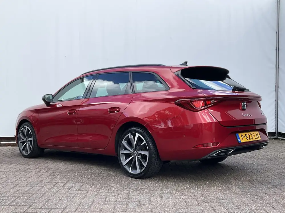 SEAT Leon Sportstourer 1.4 TSI 259pk eHybrid PHEV FR Pano.da uit 2021, foto 2