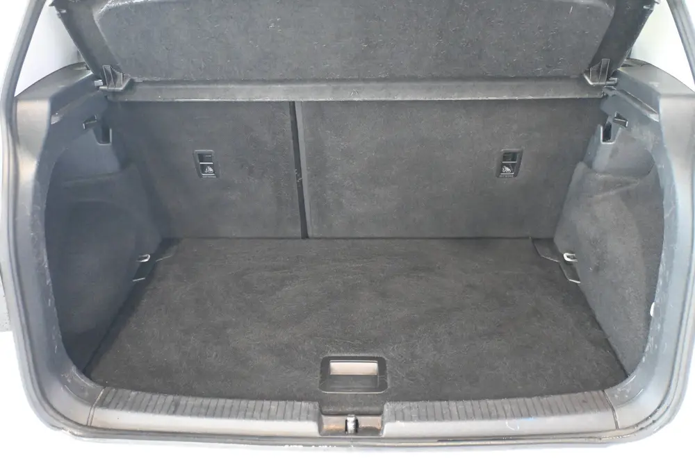 Volkswagen T-Cross 1.0 TSI Life Clima Cruise Control Navigat uit 2020, foto 16