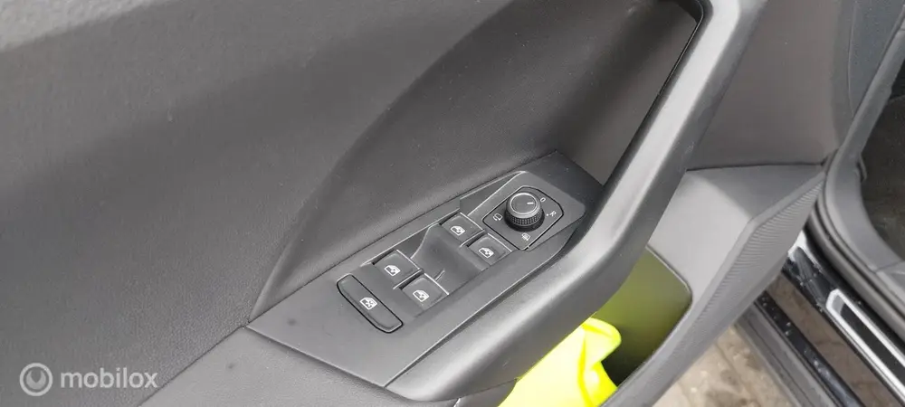 Volkswagen T-Cross 1.5 TSI R-Line Edition IQ light afn trekh uit 2025, foto 16