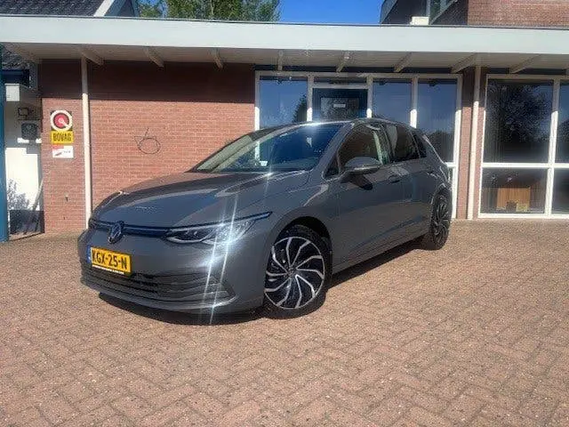Volkswagen Golf 1.0 TSI Life Business (bj 2024) uit 2024