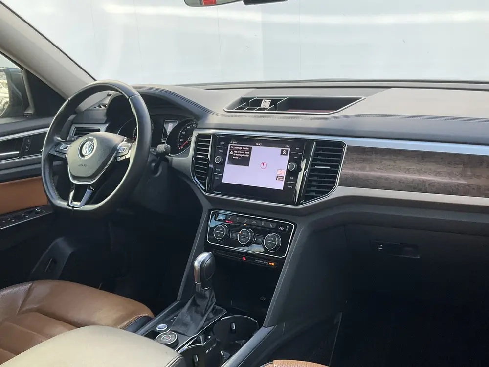 Volkswagen TERAMONT 7-Peroons 3.6 VR6 277pk 7-Pers Pano Memo uit 2019, foto 3